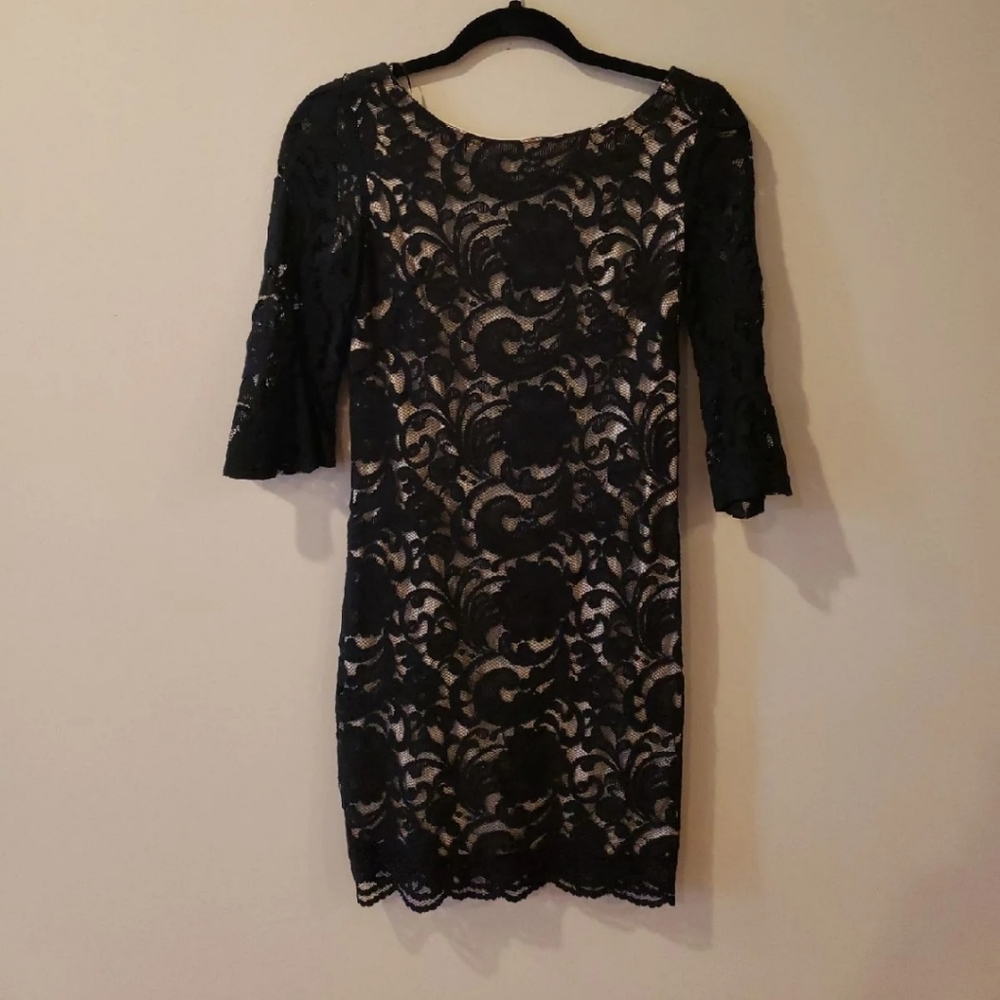 Vince Camuto Black Lace Sleeved Dress